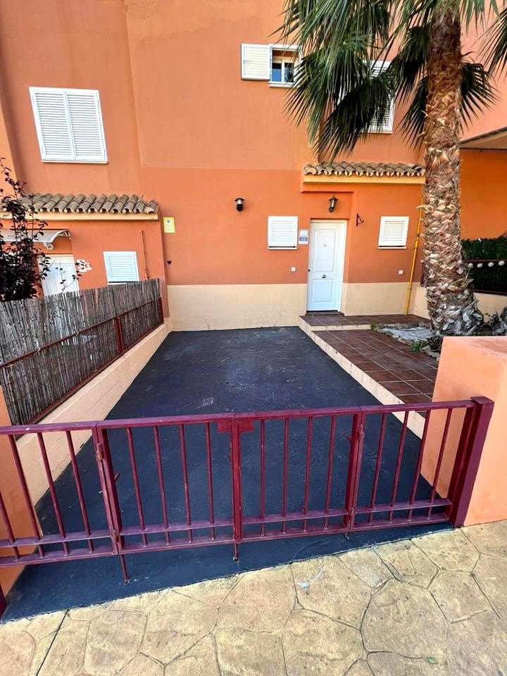 Chalet de 3 habitaciones en Vélez-Málaga en venta con piscina garaje - 385.000 € (Ref: 8022228)