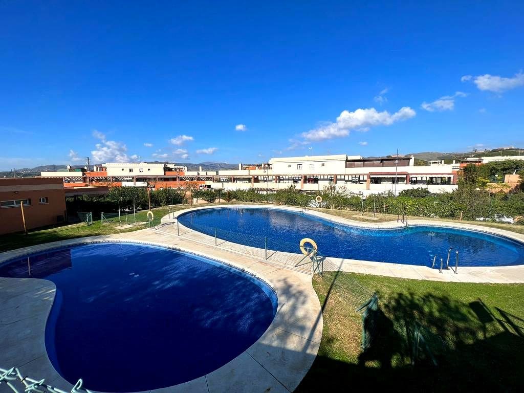 Chalet de 3 habitaciones en Vélez-Málaga en venta con piscina garaje - 385.000 € (Ref: 8022228)