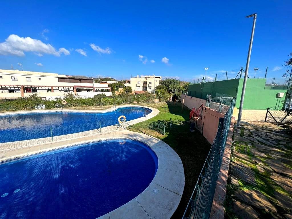 Chalet de 3 habitaciones en Vélez-Málaga en venta con piscina garaje - 385.000 € (Ref: 8022228)