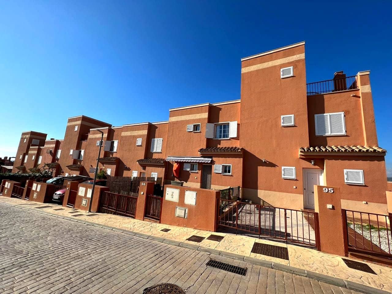 Chalet de 3 habitaciones en Vélez-Málaga en venta con piscina garaje - 385.000 € (Ref: 8022228)