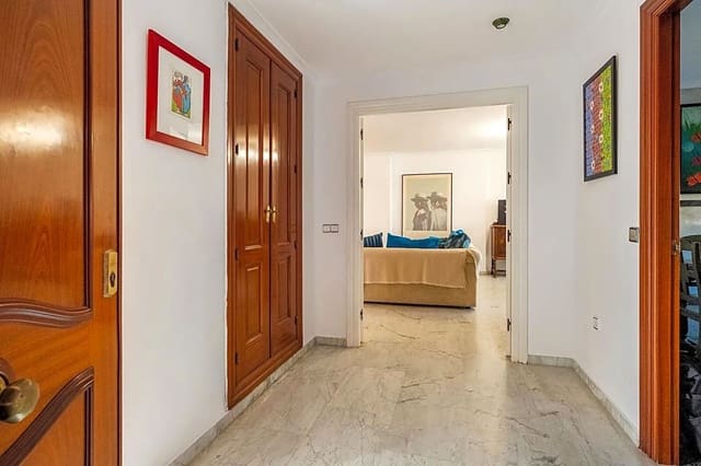 2 soveværelse Lejlighed til salg i El Molinillo, Málaga by med garage - € 599.000 (Ref: 8360819)