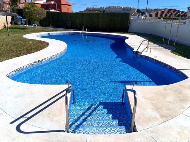 5 soveværelse Villa til salg i La Cala del Moral, Rincón de la Victoria med swimmingpool garage - € 532.000 (Ref: 8448947)