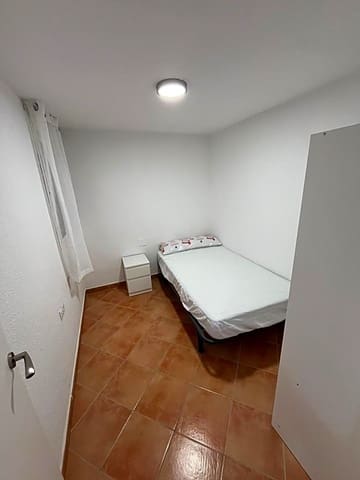 Piso de 3 habitaciones en Hacienda Roldan, Málaga ciudad en alquiler - 1.300 € (Ref: 8493196)