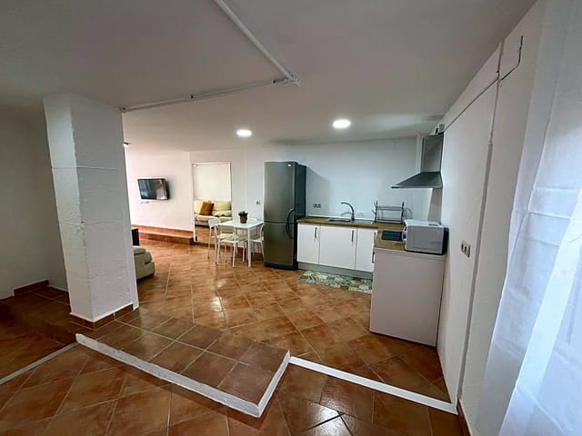 Piso de 3 habitaciones en Hacienda Roldan, Málaga ciudad en alquiler - 1.300 € (Ref: 8493196)