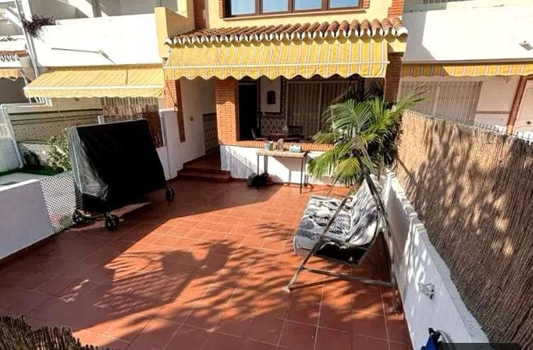 3 soverom Villa til salgs i Torre de Benagalbon med svømmebasseng garasje - € 485 000 (Ref: 8661805)