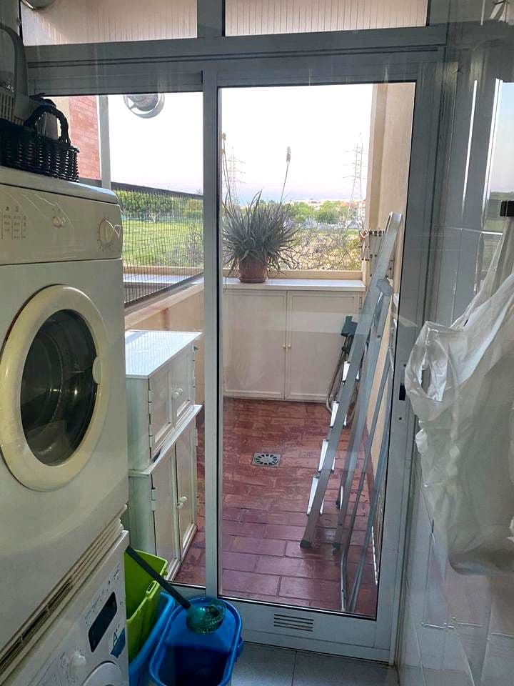 4 bedroom Flat for rent in Malaga city with pool - € 1,800 (Ref: 9103579)