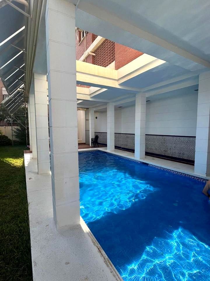 4 bedroom Flat for rent in Malaga city with pool - € 1,800 (Ref: 9103579)