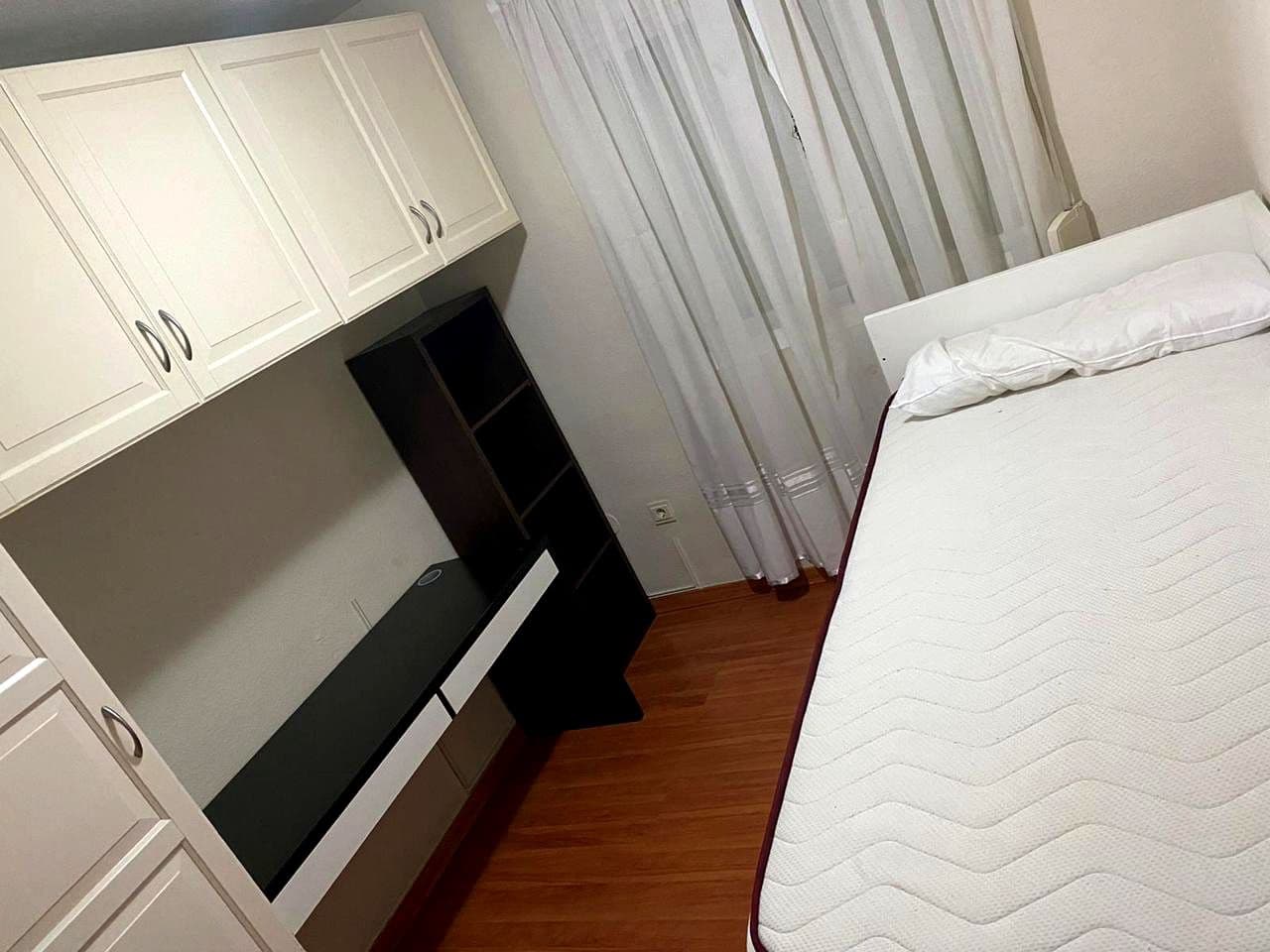 4 bedroom Flat for rent in Malaga city with pool - € 1,800 (Ref: 9103579)