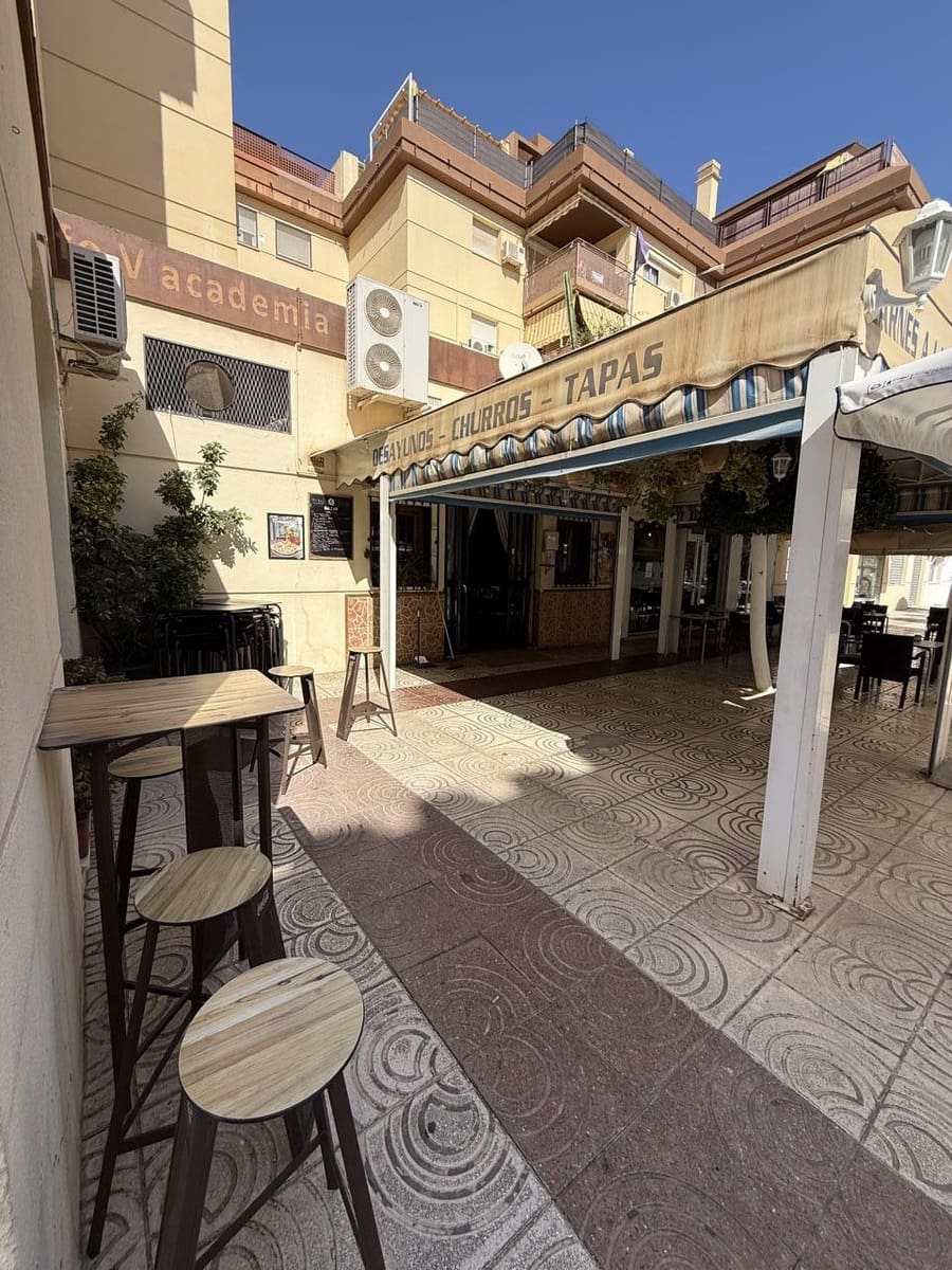 1 soveværelse Virksomhed til salg i Malaga by med garage - € 235.000 (Ref: 9104276)