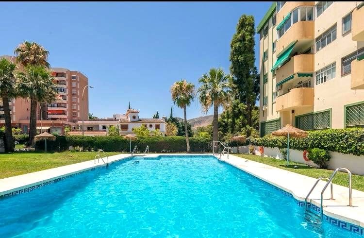 Piso de 3 habitaciones en Torremolinos en venta con piscina garaje - 350.000 € (Ref: 9160666)