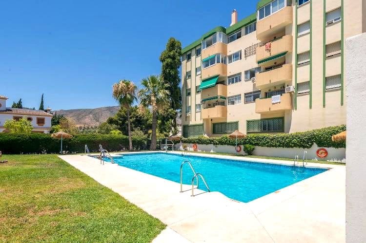 Piso de 3 habitaciones en Torremolinos en venta con piscina garaje - 350.000 € (Ref: 9160666)