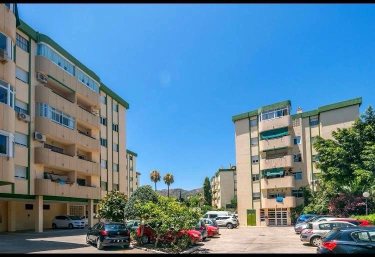 Piso de 3 habitaciones en Torremolinos en venta con piscina garaje - 350.000 € (Ref: 9160666)