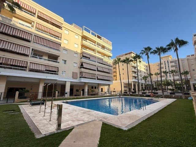 4 soveværelse Lejlighed til leje i Hacienda Capitan, Málaga by - € 1.900 (Ref: 9160722)