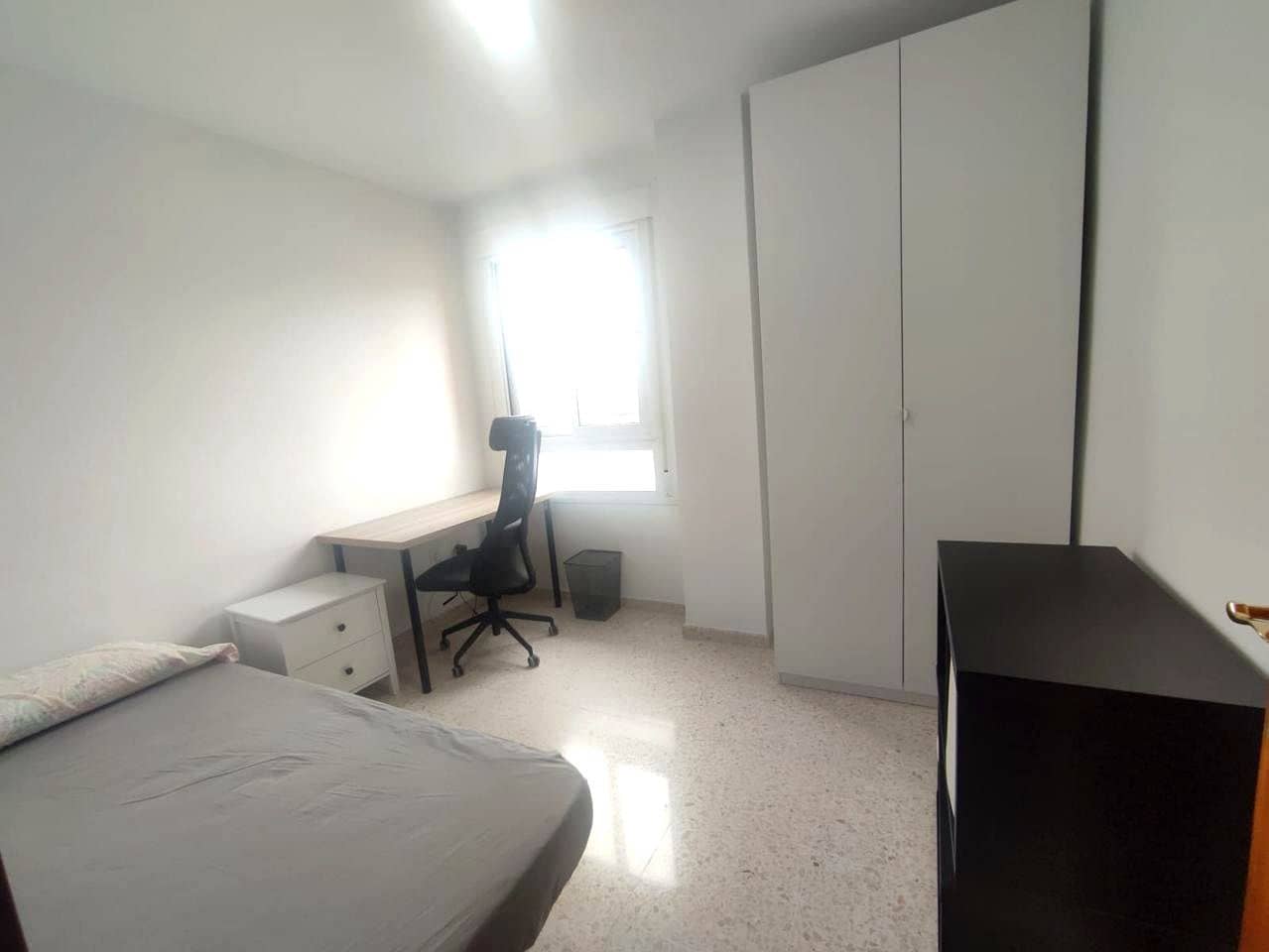 3 bedroom Flat for rent in Malaga city - € 1,500 (Ref: 9161575)