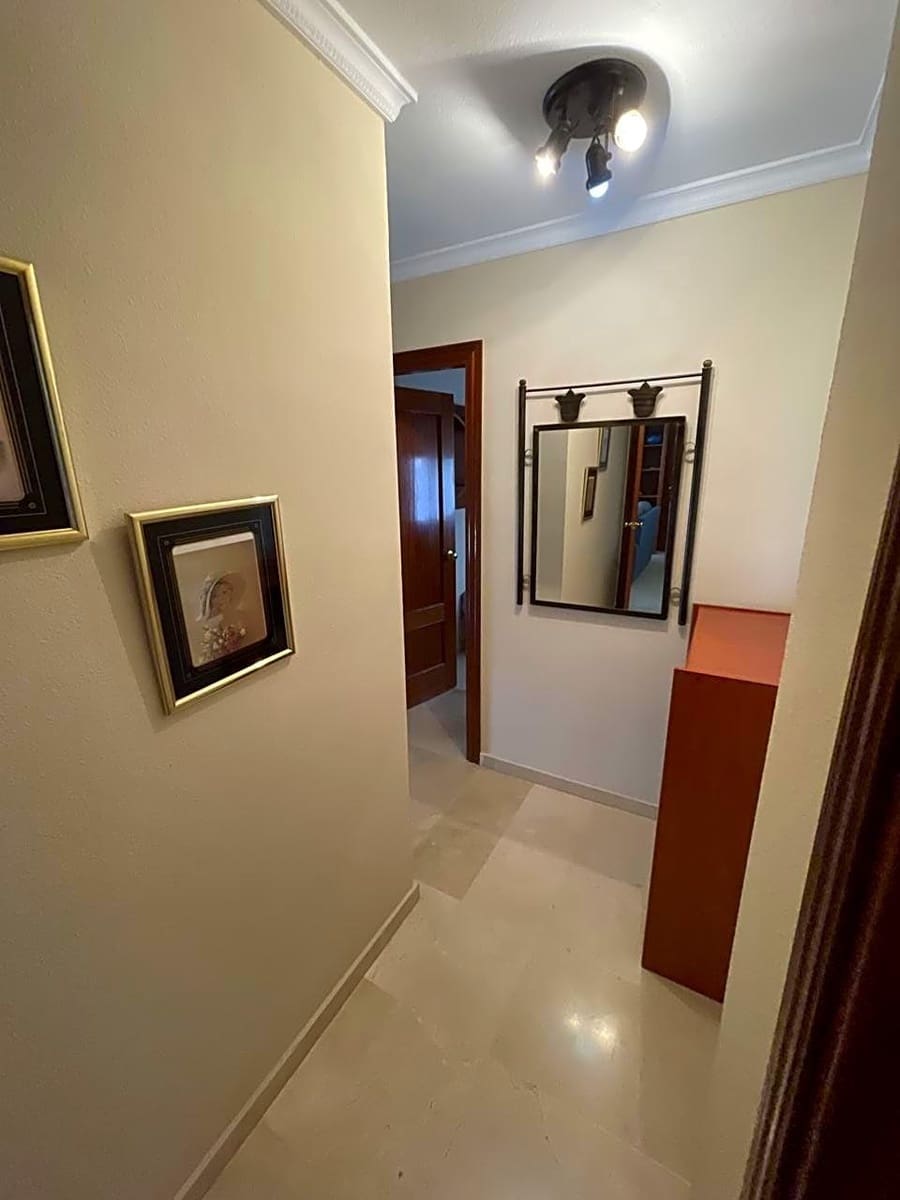 3 makuuhuone Asunto vuokrattavana paikassa Malaga kaupunki mukana 
autotalli - 1 400 € (Ref: 9161859)