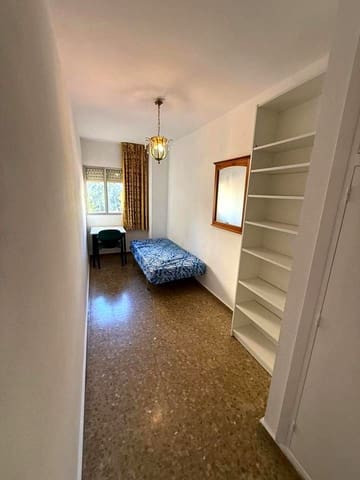 4 Zimmer Wohnung zu vermieten in Arroyo del Cuarto, Málaga Stadt - 400 € (Ref: 9187963)