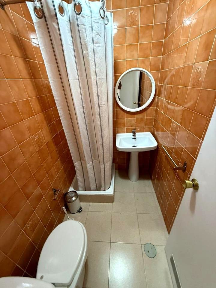 4 Zimmer Wohnung zu vermieten in Malaga Stadt - 400 € (Ref: 9187963)