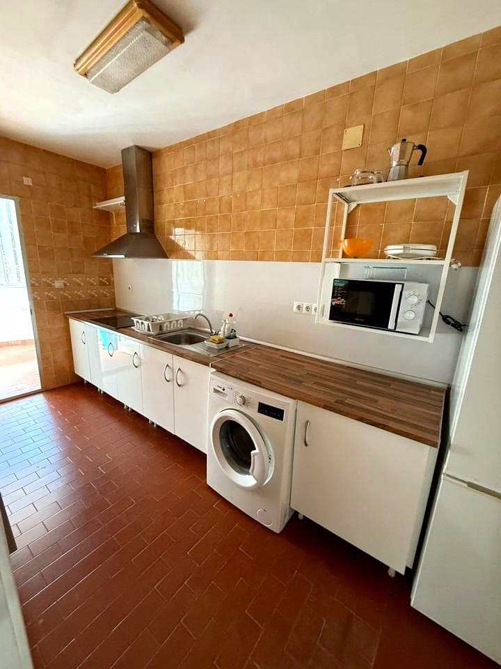 4 Zimmer Wohnung zu vermieten in Malaga Stadt - 400 € (Ref: 9187963)