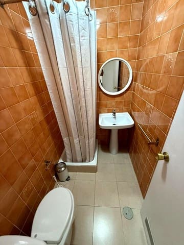 4 Zimmer Wohnung zu vermieten in Arroyo del Cuarto, Málaga Stadt - 400 € (Ref: 9187963)