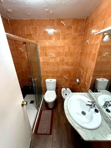 4 Zimmer Wohnung zu vermieten in Arroyo del Cuarto, Málaga Stadt - 400 € (Ref: 9187963)