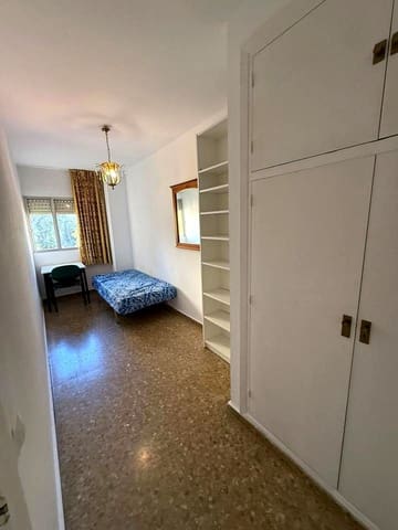 4 Zimmer Wohnung zu vermieten in Arroyo del Cuarto, Málaga Stadt - 400 € (Ref: 9187963)