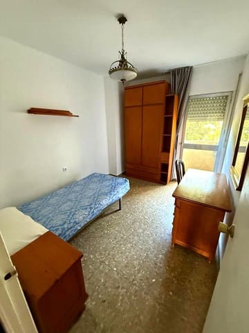 4 Zimmer Wohnung zu vermieten in Arroyo del Cuarto, Málaga Stadt - 400 € (Ref: 9187963)