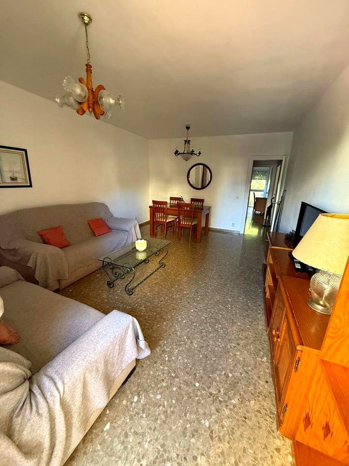 4 Zimmer Wohnung zu vermieten in Malaga Stadt - 400 € (Ref: 9187963)