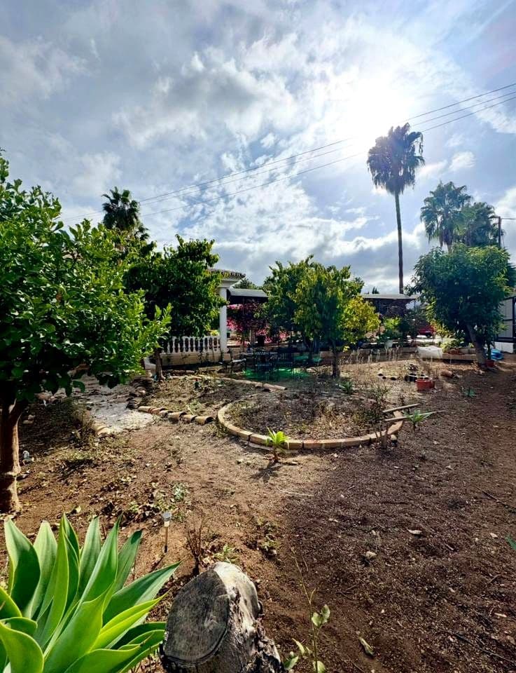 6 soveværelse Finca/Landehus til salg i Alhaurin de la Torre med swimmingpool - € 785.000 (Ref: 9378399)