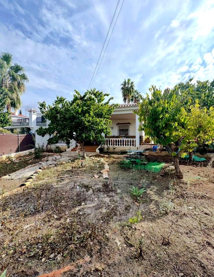 6 soveværelse Finca/Landehus til salg i Alhaurin de la Torre med swimmingpool - € 785.000 (Ref: 9378399)