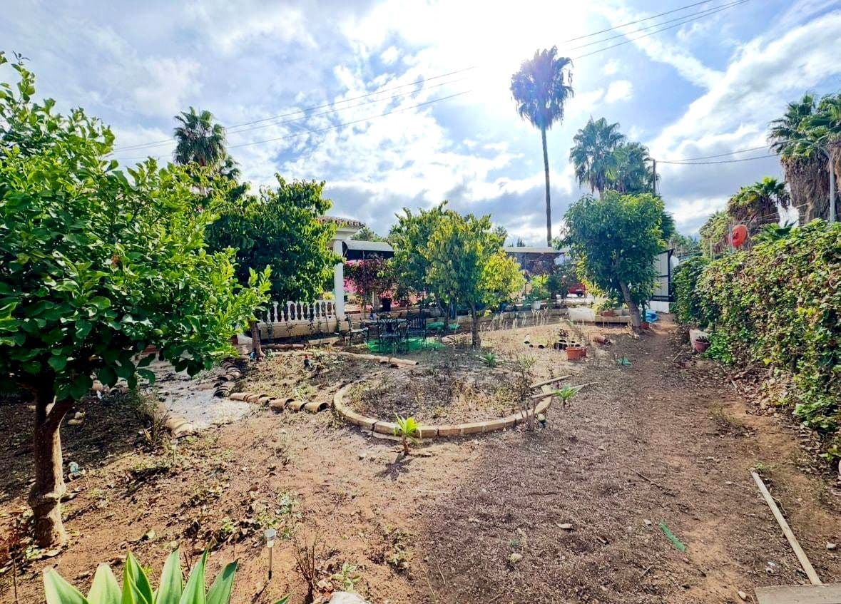 6 soveværelse Finca/Landehus til salg i Alhaurin de la Torre med swimmingpool - € 785.000 (Ref: 9378399)