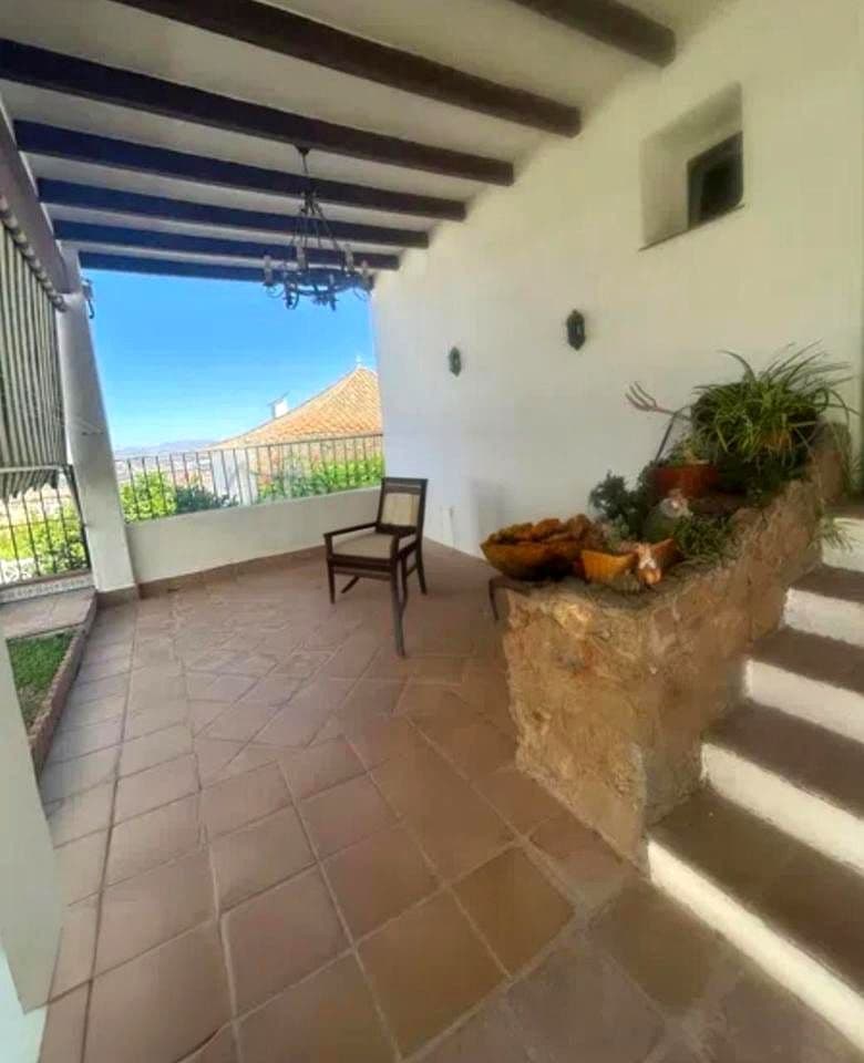 4 quarto Moradia para venda em Alhaurin de la Torre com piscina garagem - 629 000 € (Ref: 9379950)