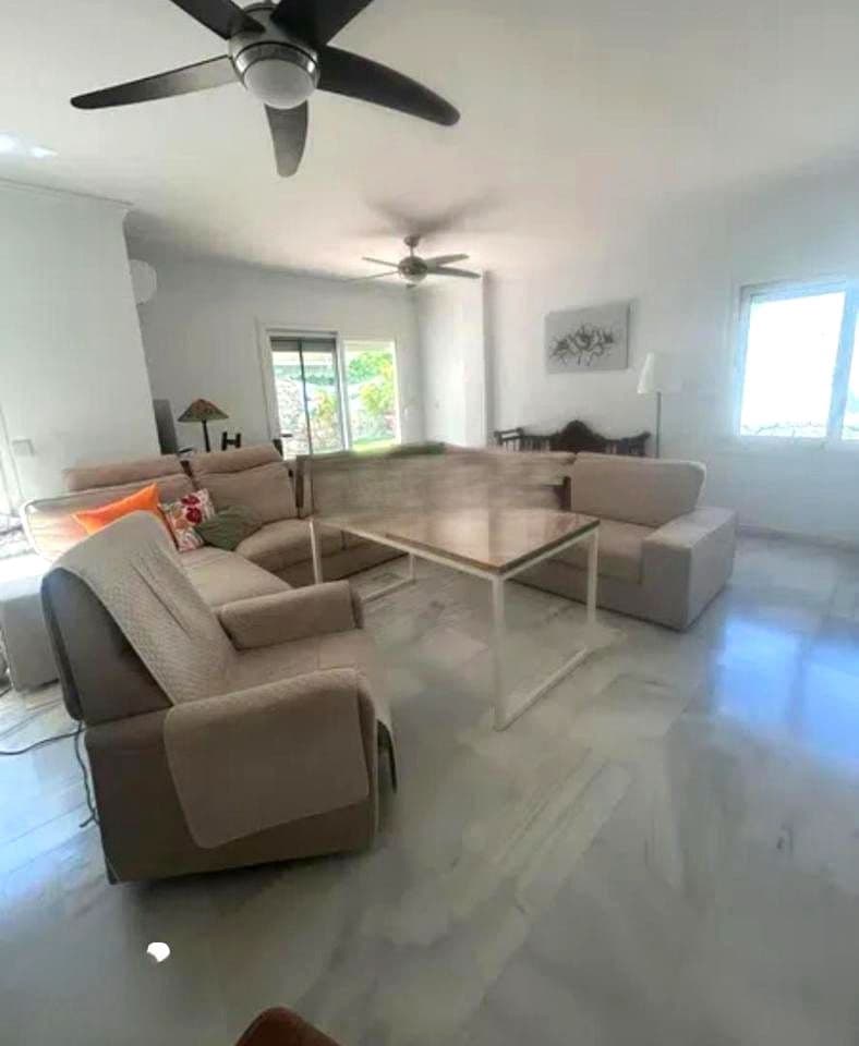 4 quarto Moradia para venda em Alhaurin de la Torre com piscina garagem - 629 000 € (Ref: 9379950)