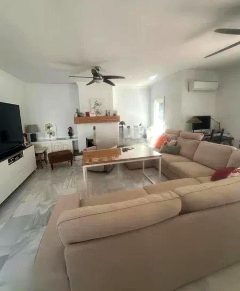 4 quarto Moradia para venda em Alhaurin de la Torre com piscina garagem - 629 000 € (Ref: 9379950)