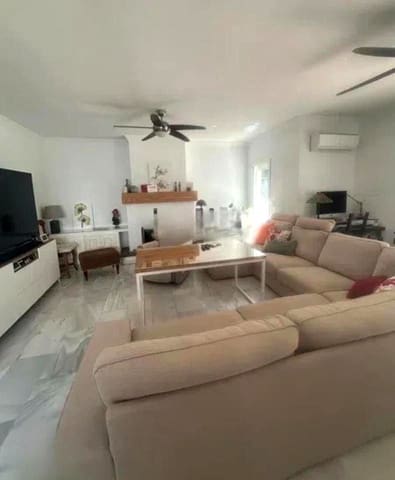 4 soveværelse Villa til salg i Alhaurín de la Torre med swimmingpool garage - € 629.000 (Ref: 9379950)