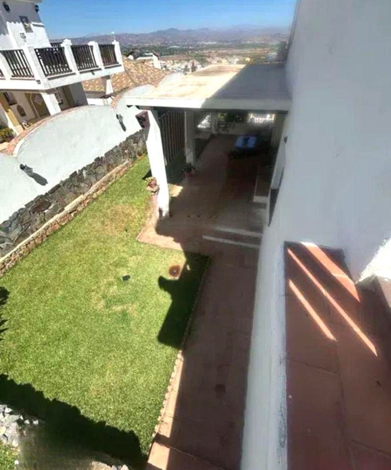 4 quarto Moradia para venda em Alhaurin de la Torre com piscina garagem - 629 000 € (Ref: 9379950)