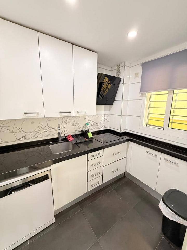 3 bedroom Flat for sale in Torre de Benagalbon with pool garage - € 310,000 (Ref: 9396738)