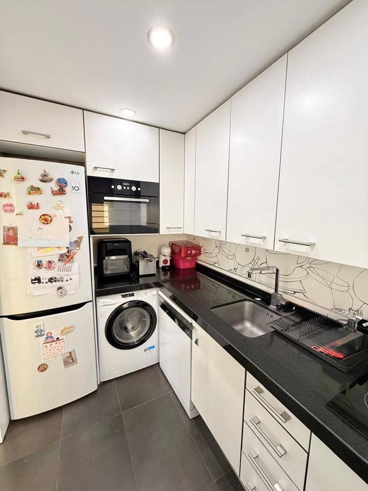 3 bedroom Flat for sale in Torre de Benagalbon with pool garage - € 310,000 (Ref: 9396738)