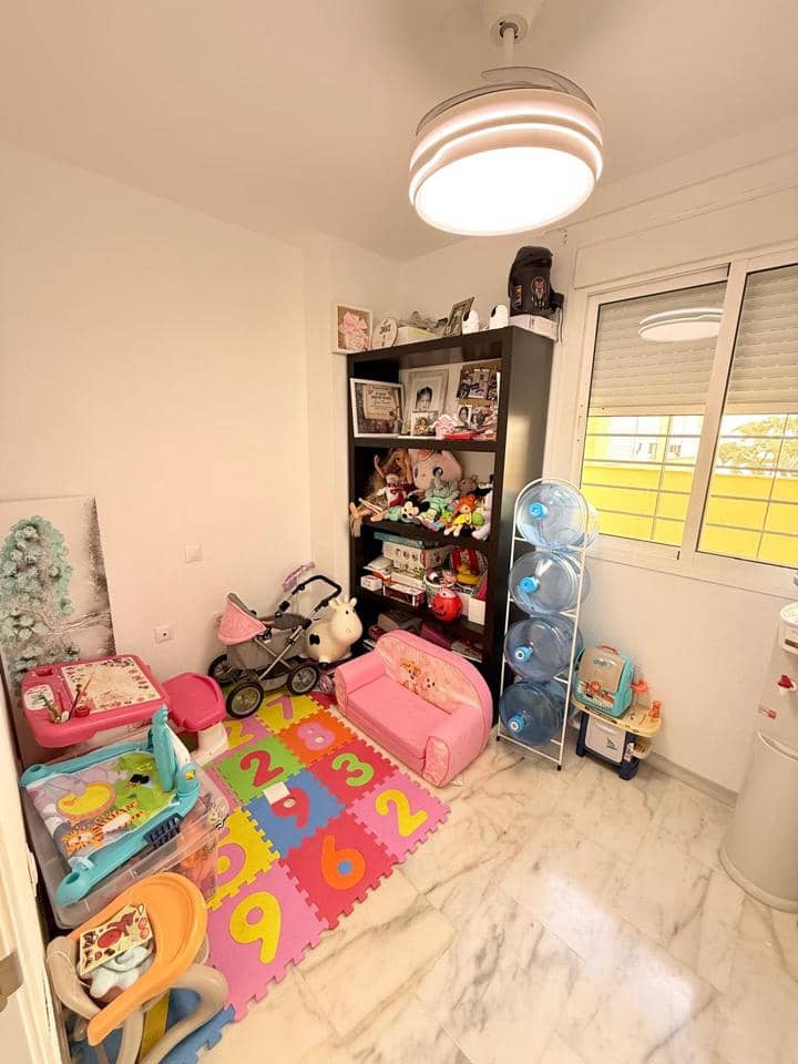 3 bedroom Flat for sale in Torre de Benagalbon with pool garage - € 310,000 (Ref: 9396738)