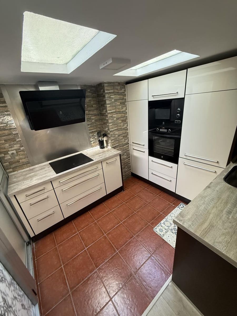 3 sypialnia Willa na sprzedaż w Miasto Malaga z basenem garażem - 468 000 € (Ref: 9402594)