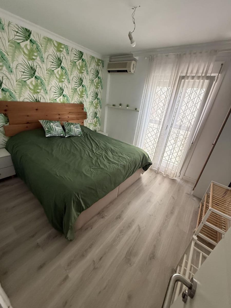 3 sypialnia Willa na sprzedaż w Miasto Malaga z basenem garażem - 468 000 € (Ref: 9402594)