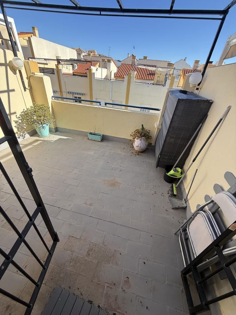 3 sypialnia Willa na sprzedaż w Miasto Malaga z basenem garażem - 468 000 € (Ref: 9402594)