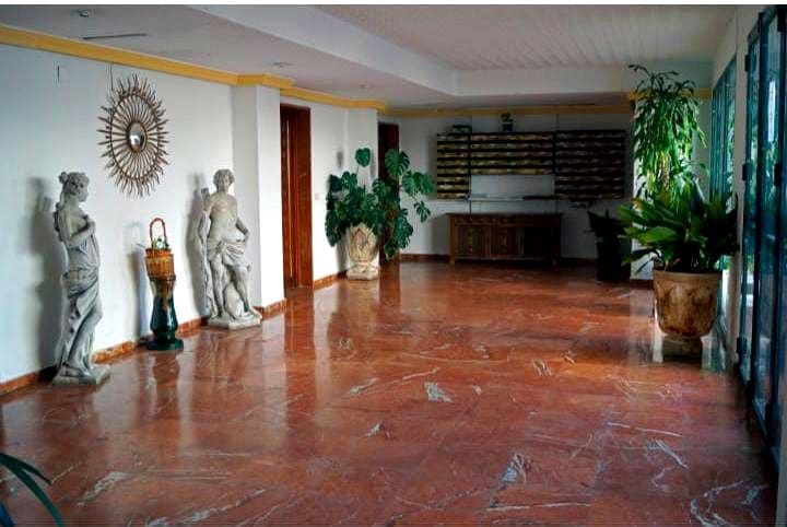 Lägenhet till salu i Benalmadena med pool garage - 179 900 € (Ref: 9402881)