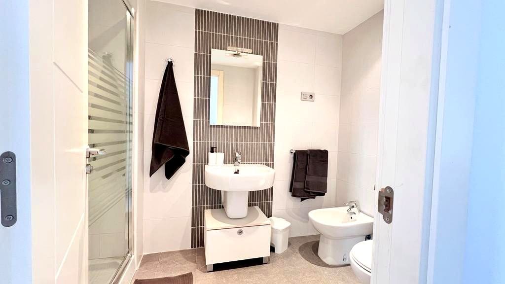 2 soveværelse Lejlighed til salg i Malaga by - € 340.000 (Ref: 9410235)