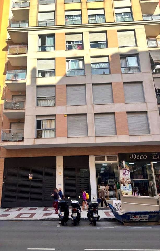 1 sypialnia Mieszkanie do wynajęcia w Miasto Malaga z garażem - 950 € (Ref: 9445650)
