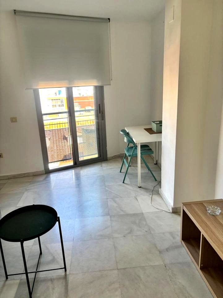1 sypialnia Mieszkanie do wynajęcia w Miasto Malaga z garażem - 950 € (Ref: 9445650)