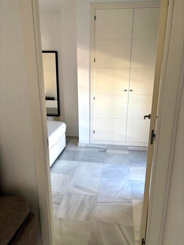 1 sypialnia Mieszkanie do wynajęcia w Miasto Malaga z garażem - 950 € (Ref: 9445650)