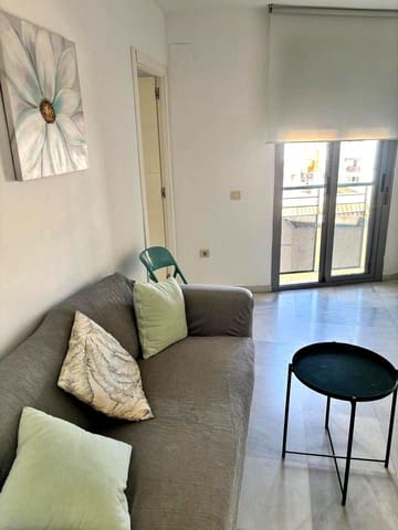 1 soverom Leilighet til leie i Gamarra, Málaga by med garasje - € 950 (Ref: 9445650)