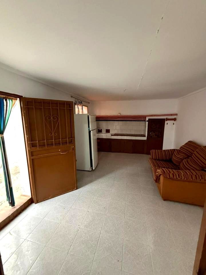 3 slaapkamer Villa te koop in Malaga stad - € 250.000 (Ref: 9450877)