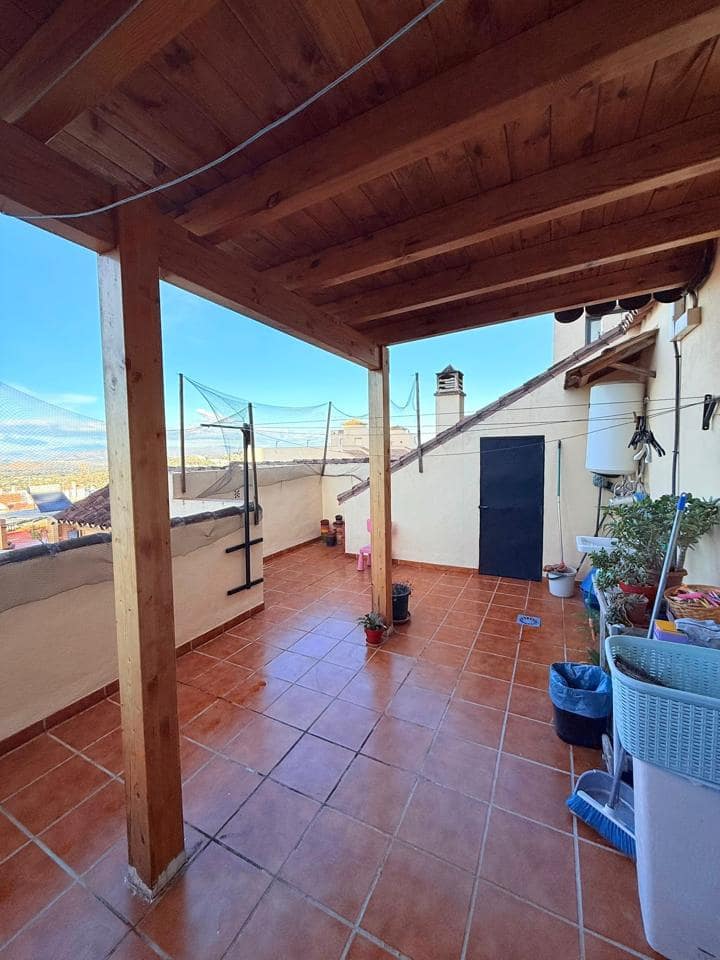 3 bedroom Flat for sale in Coin - € 250,000 (Ref: 9471584)