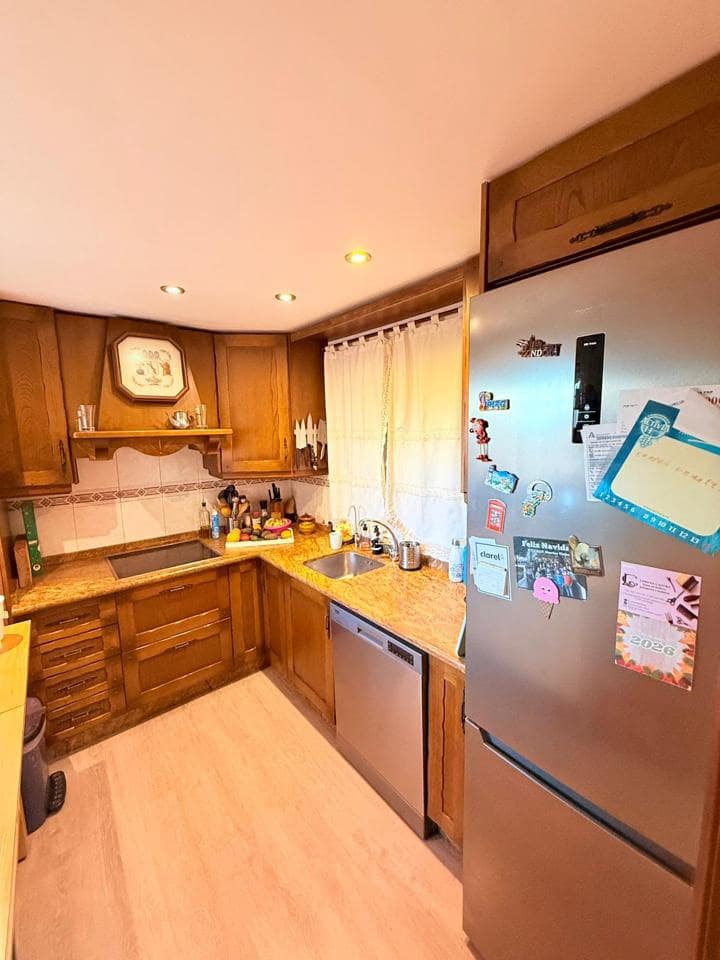 3 bedroom Flat for sale in Coin - € 250,000 (Ref: 9471584)